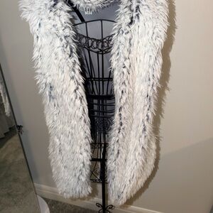 Paper Crane Women's Teddy Jacket in Cream and Gray